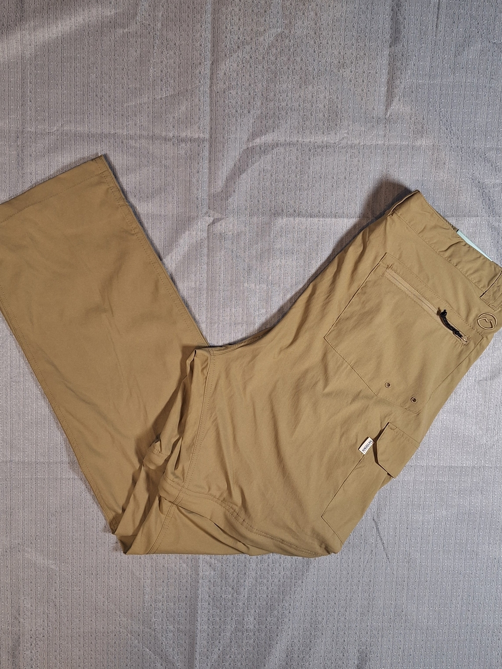 *NEW* Magellan Outdoors Men's Convertible Pants - Tan Size L (NWT)